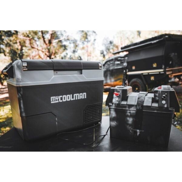 Dune 4WD Powered Battery Box with USB and 12 V Socket - Image 10